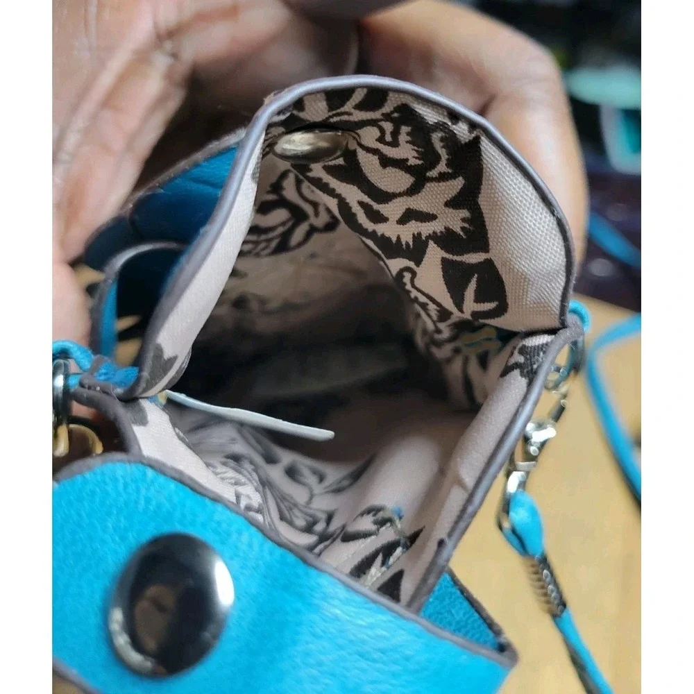 3D Rose Floral Phone Crossbody Bag Tech Pouch with Card Slot‎